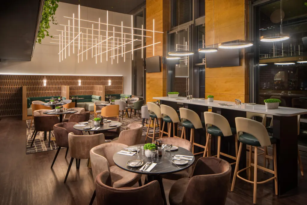 Crowne Plaza Budapest Axis Café & Lounge modern magyar és nemzetközi gasztronómiával
