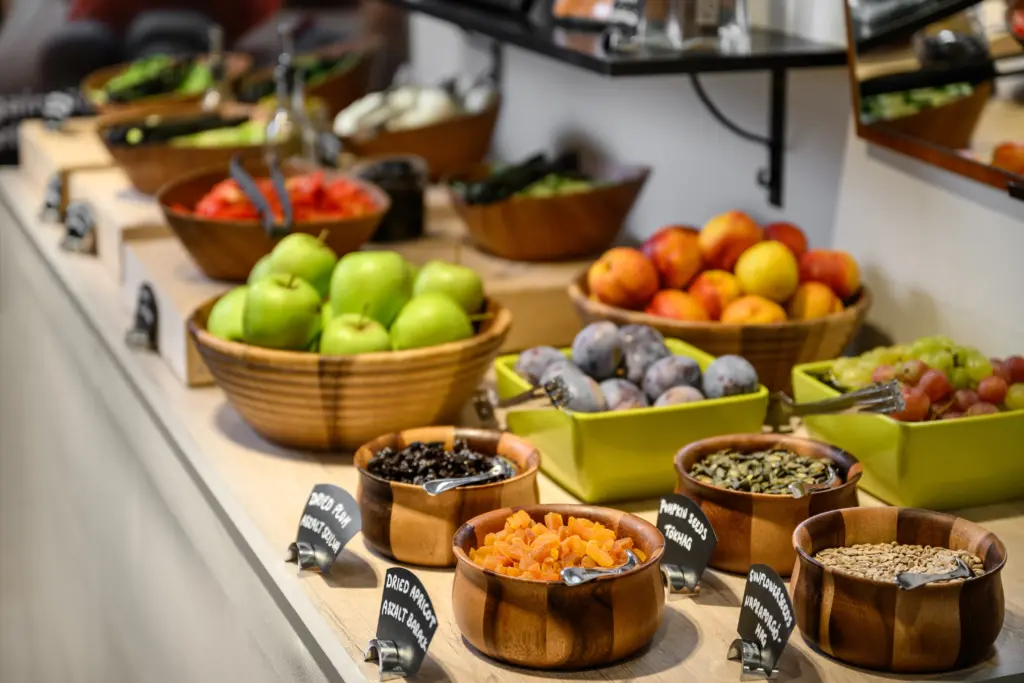 Novotel Budapest City Novo2 reggeli büfé friss gyümölcsökkel és egészséges választékkal